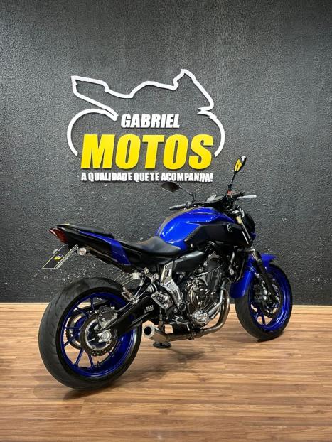 YAMAHA MT-07 700 ABS, Foto 5