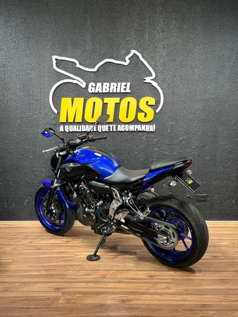 YAMAHA MT-07 700 ABS, Foto 6