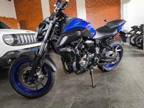 YAMAHA MT-07 700 ABS, Foto 3