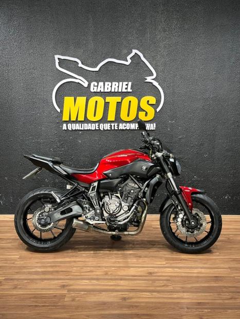 YAMAHA MT-07 700 ABS, Foto 1