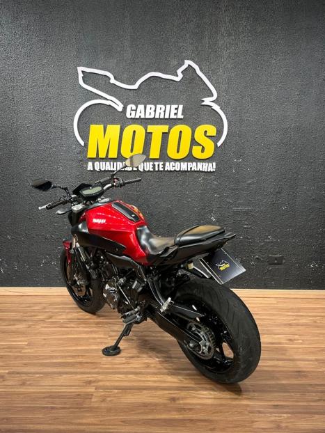 YAMAHA MT-07 700 ABS, Foto 6