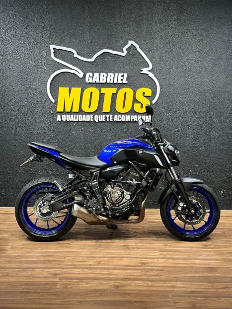 YAMAHA MT-07 700 ABS, Foto 1