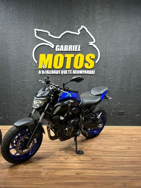 YAMAHA MT-07 700 ABS, Foto 4