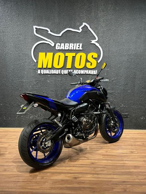 YAMAHA MT-07 700 ABS, Foto 5