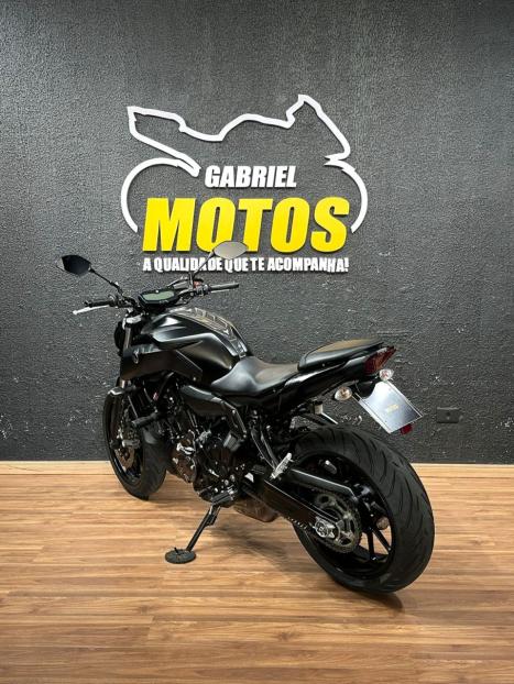 YAMAHA MT-07 700 ABS, Foto 6