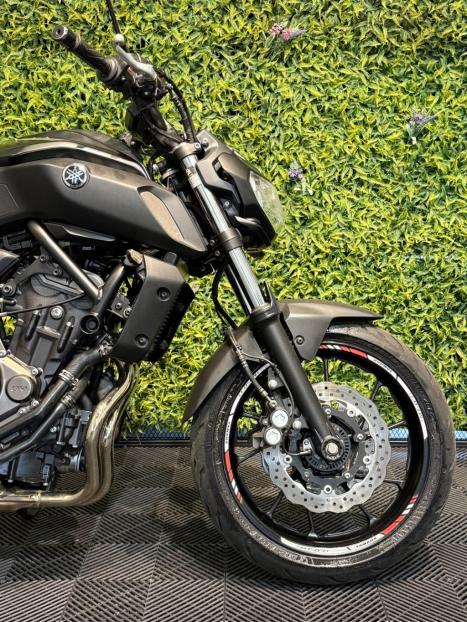 YAMAHA MT-07 700 ABS, Foto 5