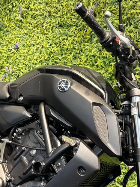 YAMAHA MT-07 700 ABS, Foto 7