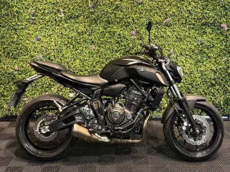 YAMAHA MT-07 700 ABS, Foto 1