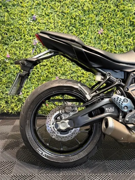 YAMAHA MT-07 700 ABS, Foto 3