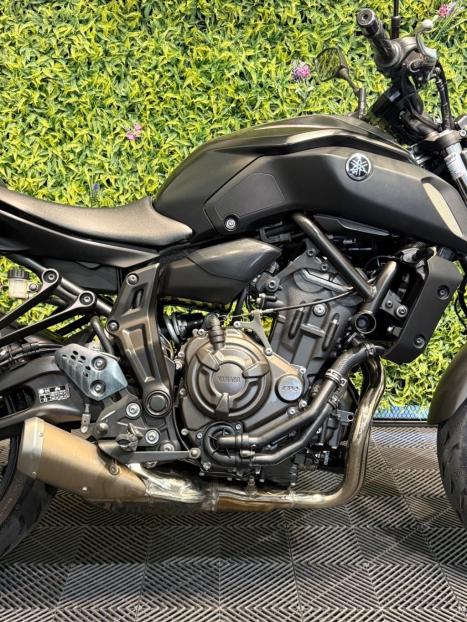 YAMAHA MT-07 700 ABS, Foto 4