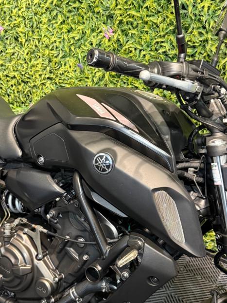 YAMAHA MT-07 700 ABS, Foto 7