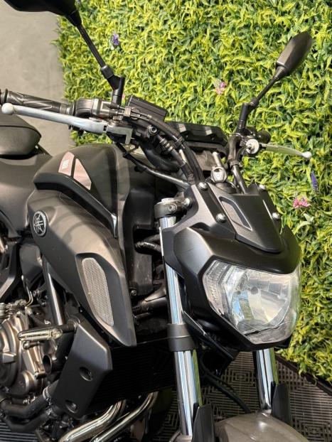 YAMAHA MT-07 700 ABS, Foto 8
