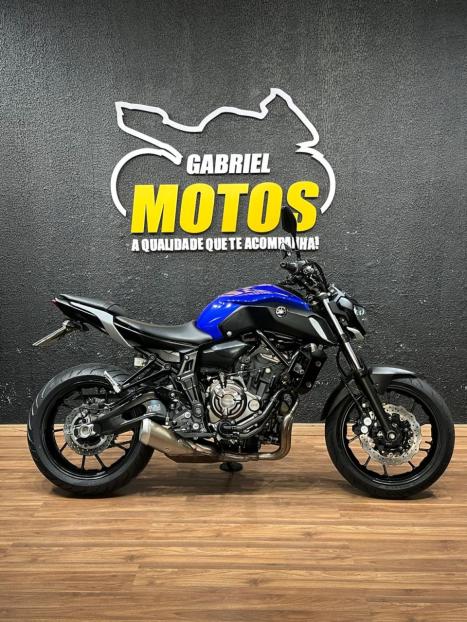YAMAHA MT-07 700 ABS, Foto 1