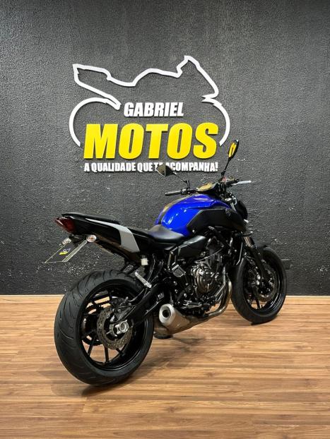YAMAHA MT-07 700 ABS, Foto 5