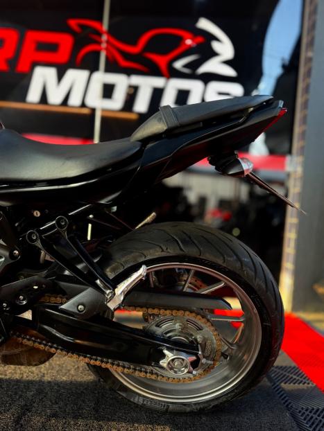 YAMAHA MT-07 700 ABS, Foto 6