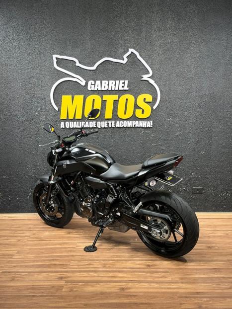 YAMAHA MT-07 700 ABS, Foto 5
