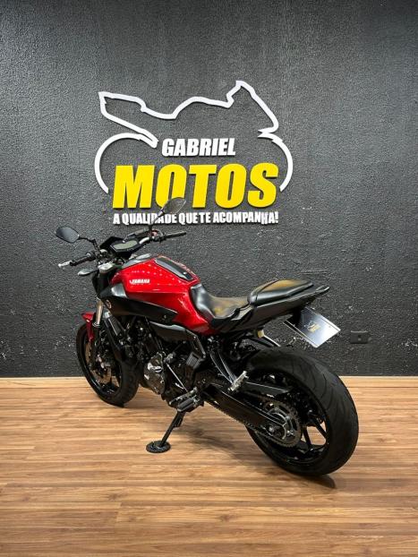 YAMAHA MT-07 700 ABS, Foto 5