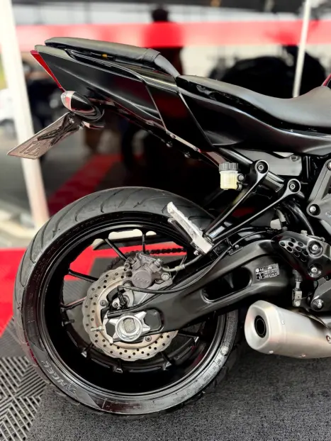 YAMAHA MT-07 700 ABS, Foto 3