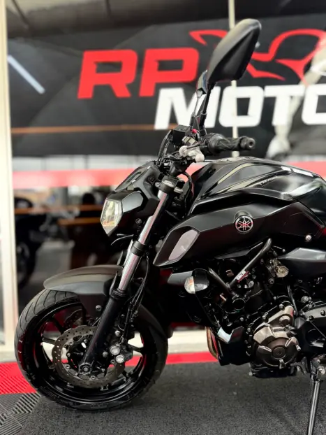 YAMAHA MT-07 700 ABS, Foto 5