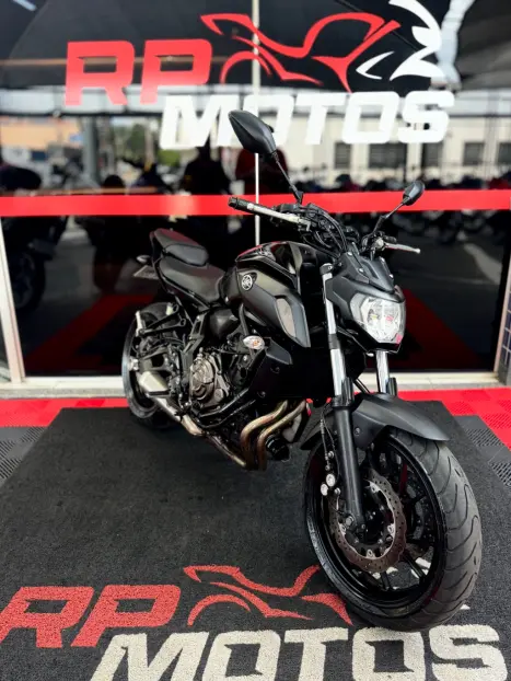 YAMAHA MT-07 700 ABS, Foto 7
