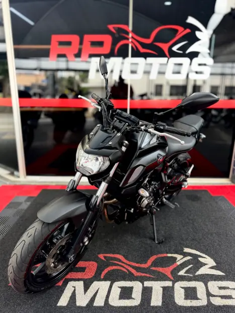 YAMAHA MT-07 700 ABS, Foto 8