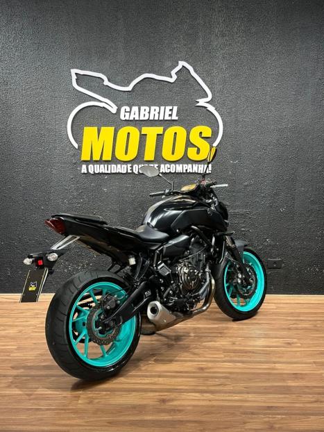 YAMAHA MT-07 700 ABS, Foto 6