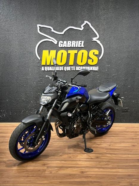 YAMAHA MT-07 700 ABS, Foto 4