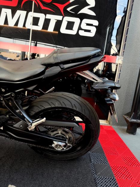 YAMAHA MT-07 700 ABS, Foto 8