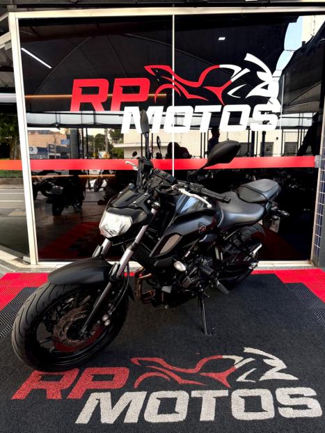YAMAHA MT-07 700 ABS, Foto 10