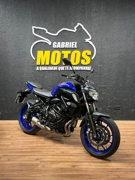YAMAHA MT-07 700 ABS, Foto 3