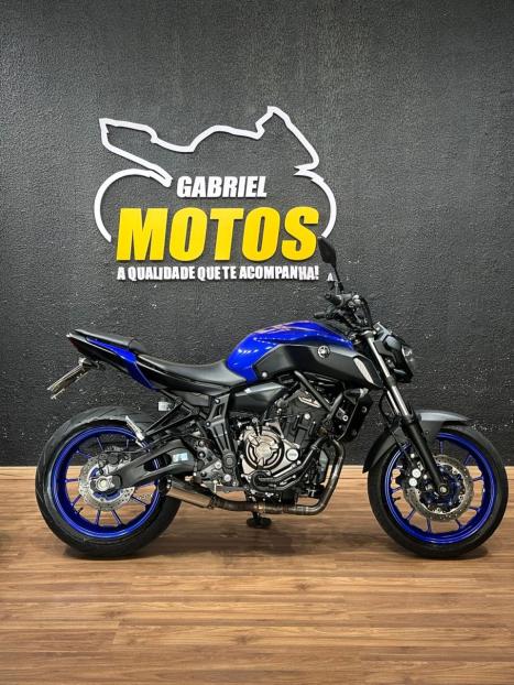 YAMAHA MT-07 700 ABS, Foto 1