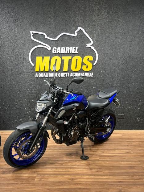 YAMAHA MT-07 700 ABS, Foto 4