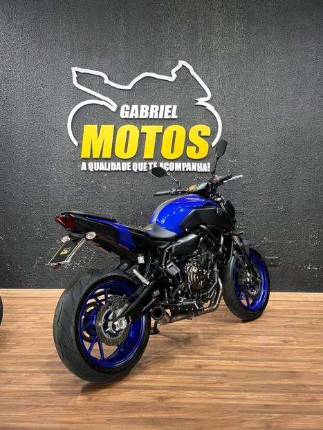 YAMAHA MT-07 700 ABS, Foto 5