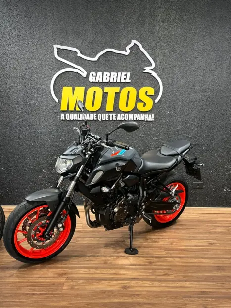 YAMAHA MT-07 700 ABS, Foto 4