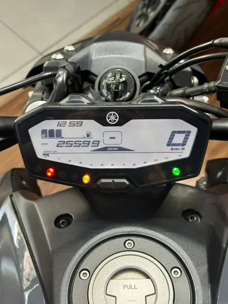 YAMAHA MT-07 700 ABS, Foto 7