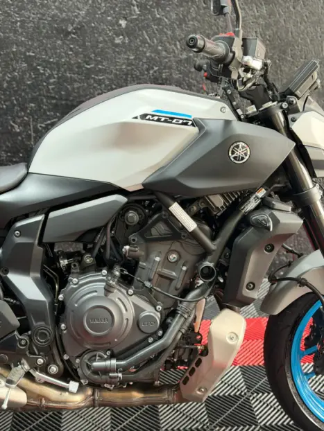 YAMAHA MT-07 700 ABS, Foto 5