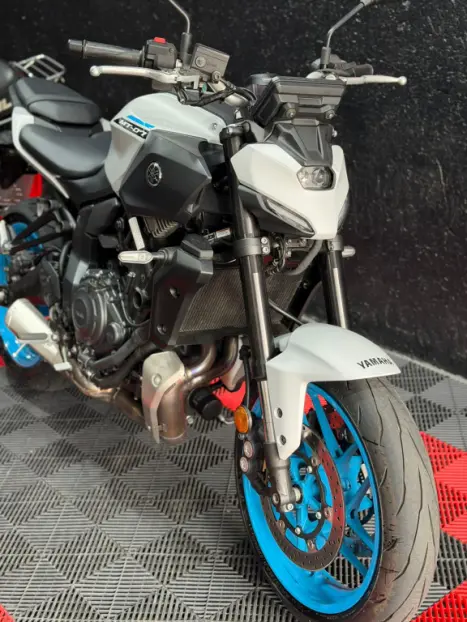 YAMAHA MT-07 700 ABS, Foto 6