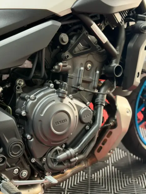 YAMAHA MT-07 700 ABS, Foto 7
