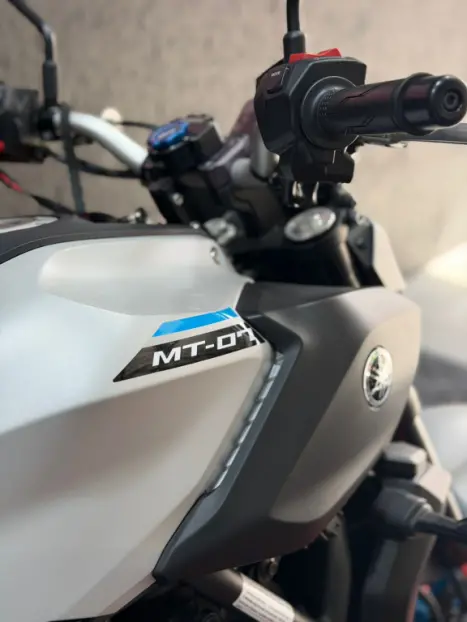 YAMAHA MT-07 700 ABS, Foto 8