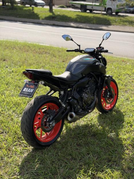 YAMAHA MT-07 700 ABS, Foto 3