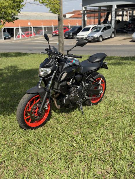 YAMAHA MT-07 700 ABS, Foto 6