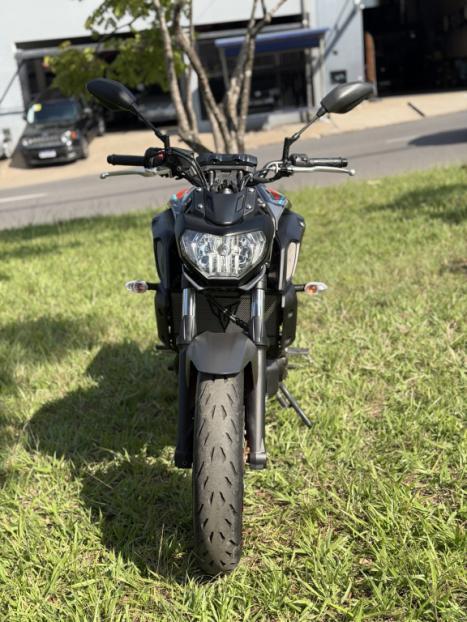 YAMAHA MT-07 700 ABS, Foto 7