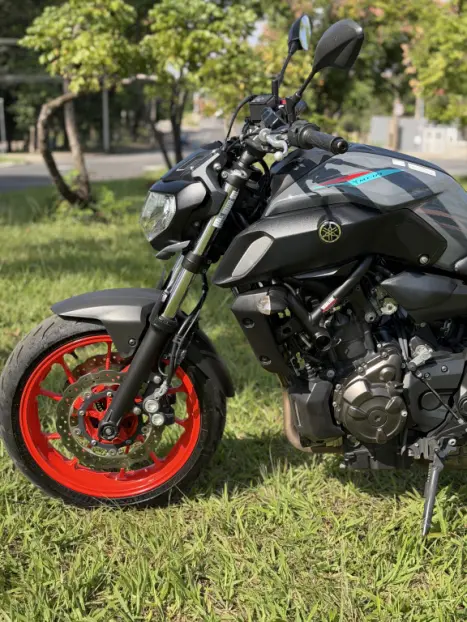 YAMAHA MT-07 700 ABS, Foto 9