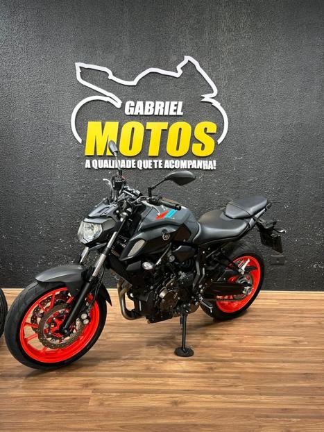 YAMAHA MT-07 700 ABS, Foto 4