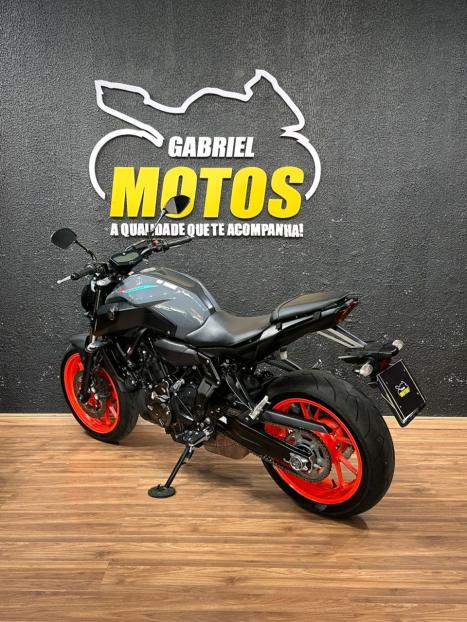 YAMAHA MT-07 700 ABS, Foto 5
