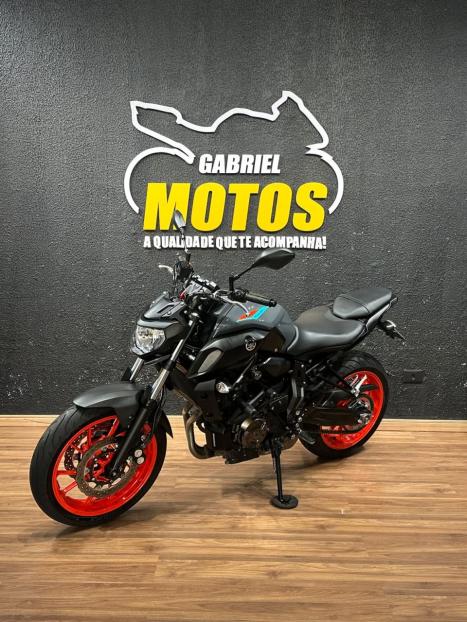 YAMAHA MT-07 700 ABS, Foto 4