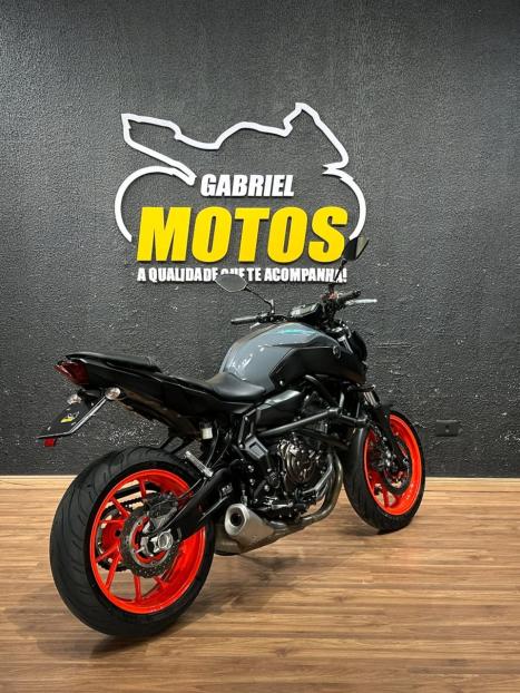 YAMAHA MT-07 700 ABS, Foto 5