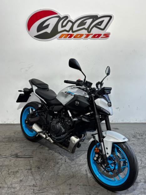 YAMAHA MT-07 700 ABS, Foto 6
