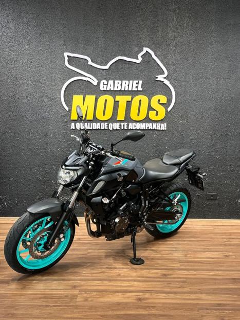 YAMAHA MT-07 700 ABS, Foto 4