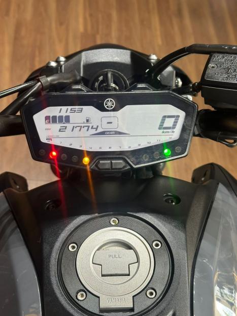 YAMAHA MT-07 700 ABS, Foto 7